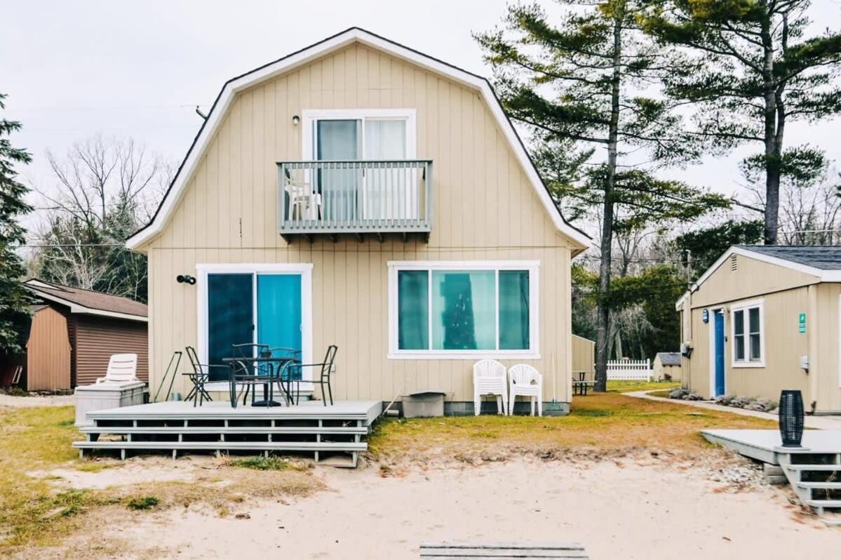 Beach Club Of Oscoda Beach House On Lake Huron Villa Eksteriør billede